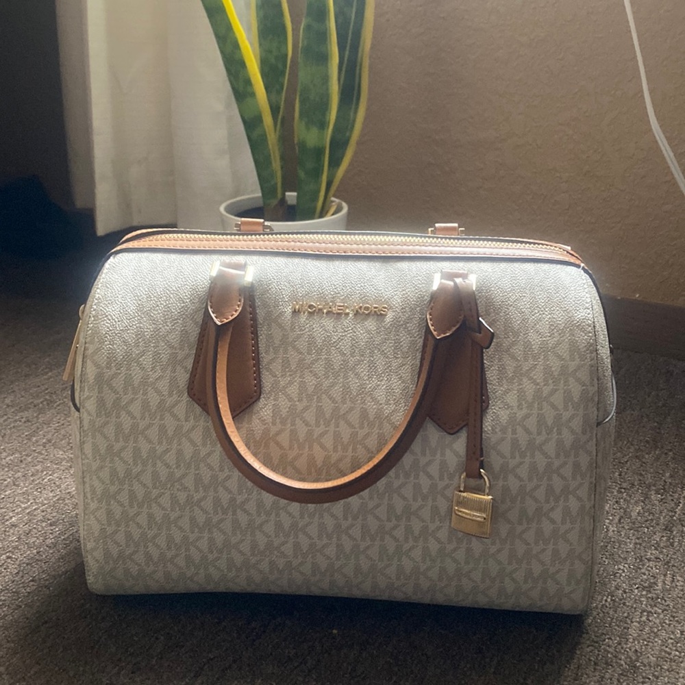 MICHAEL KORS BAG, MEDIUM SIZE, CREAMY AND BROWN COLORS